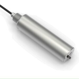 Oil-in-water sensor for continuous industrial wastewater monitoring